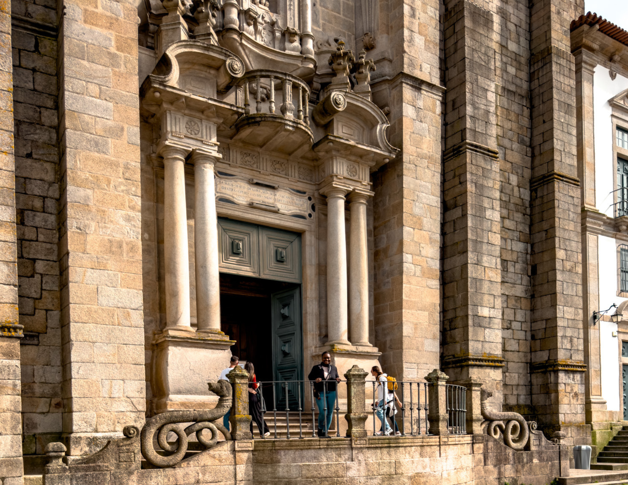 Porto Cathedral guide (3).png